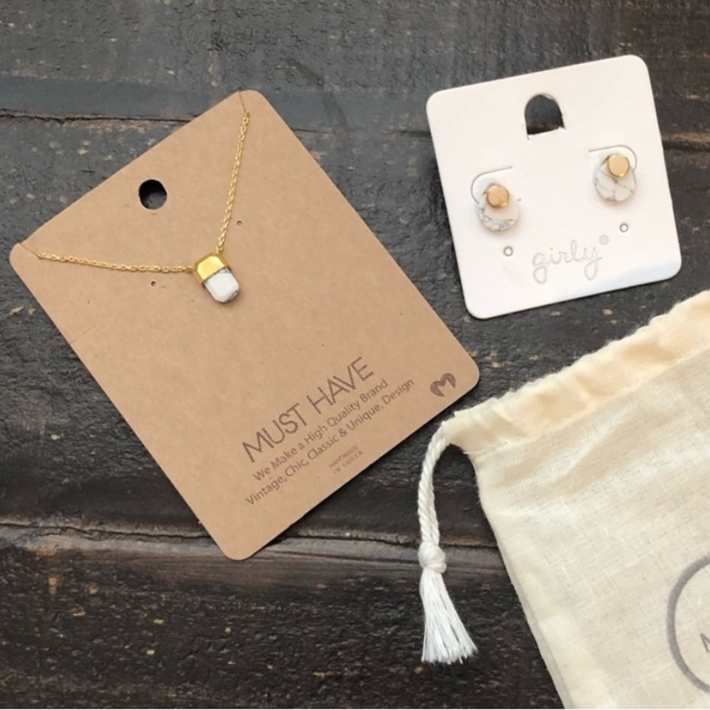 NWT Gold and White Necklace and Earring Set